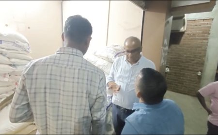 Jabalpur News: डाॅक्टर के घर में मिला आंगनवाड़ी के बच्चों का पोषण आहार का स्टाक, तहसीलदार की उपस्थिति में टीम ने जप्त की 140 बोरी
