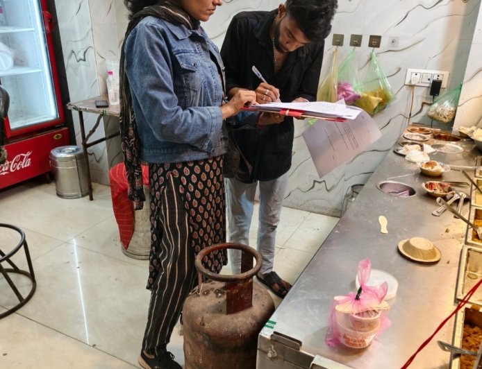 Jabalpur News: होटलों में ताबड़तोड़ छापामारी, 11 घरेलू गैस सिलेंडर जब्त