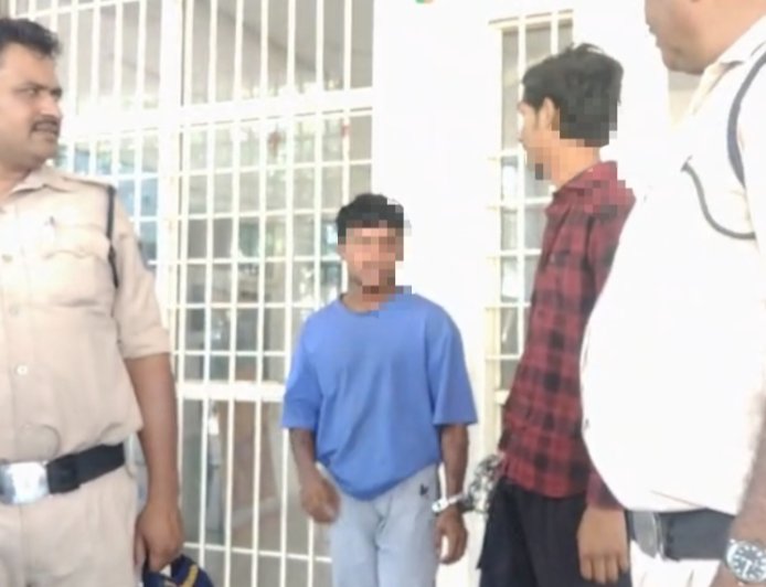 Jabalpur News: ऑनलाइन युवा खरीद रहे चाकू, रांझी पुलिस ने वीएफजे इस्टेट से दो को पकड़ा