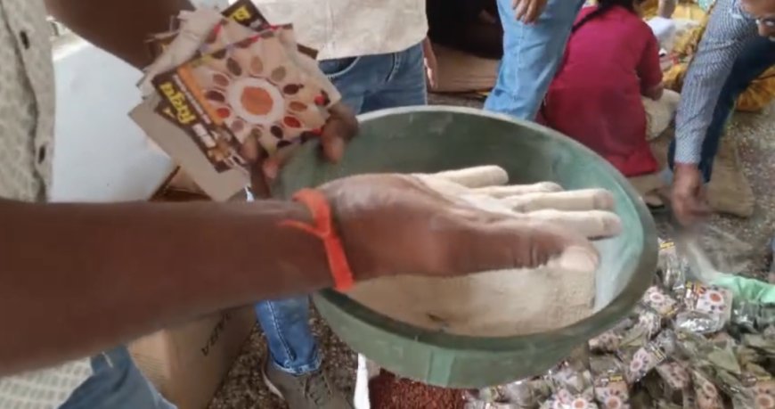 Jabalpur News:मुकादमगंज के शारदा गृह उद्योग से मिलावट की आशंका पर गरम मसाला के पैकेट जब्त