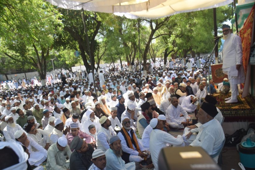 Jabalpur News: ईदगाह में हजारों मुस्लिमों ने अदा की ईद-उल-फ़ित्र की नमाज़