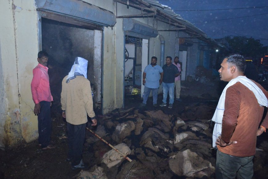 Jabalpur News: कृषि उपज मंडी में बारदाना गोदाम में आगी आग