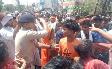 Jabalpur News : गौर-बरेला मार्ग पर ग्रामीणों ने लगाया जाम, जमतरा हादसे में मृत युवक की लाश सड़क पर रख किया प्रदर्शन