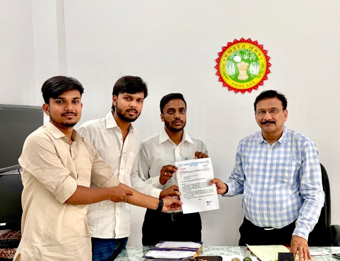 Jabalpur News: स्कूलों के समय में परिवर्तन की उठी मांग,एनएसयूआई ने शिक्षा अधिकारी को सौंपा ज्ञापन