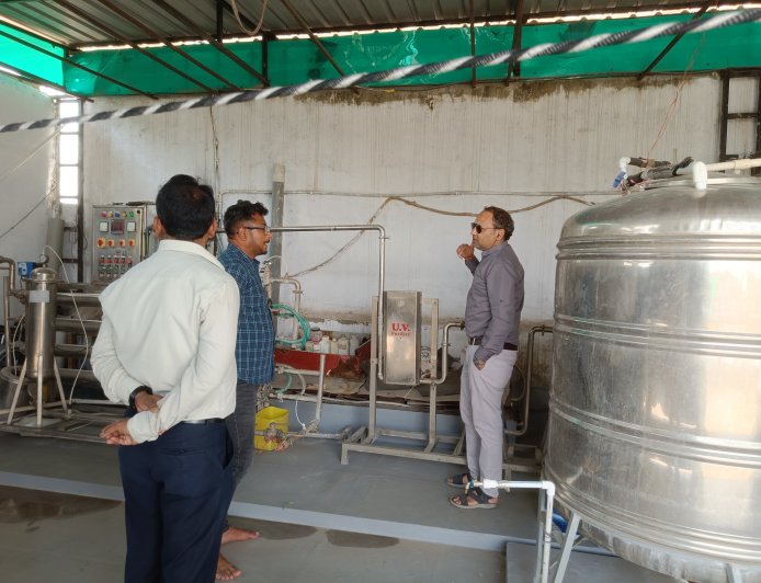 Jabalpur News: एक्वा ब्लू वाटर सप्लाई पर खाद्य सुरक्षा अधिकारी ने मारा छापा, लाइसेंस किया निलंबित