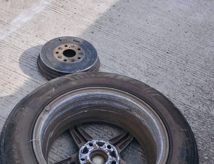 Jabalpur News: बाल-बाल बची जबलपुर पुलिस,नाबालिग को दस्तयाब कर बिहार से लौट रही  टीम के चलते वाहन का पिछला पहिया निकला