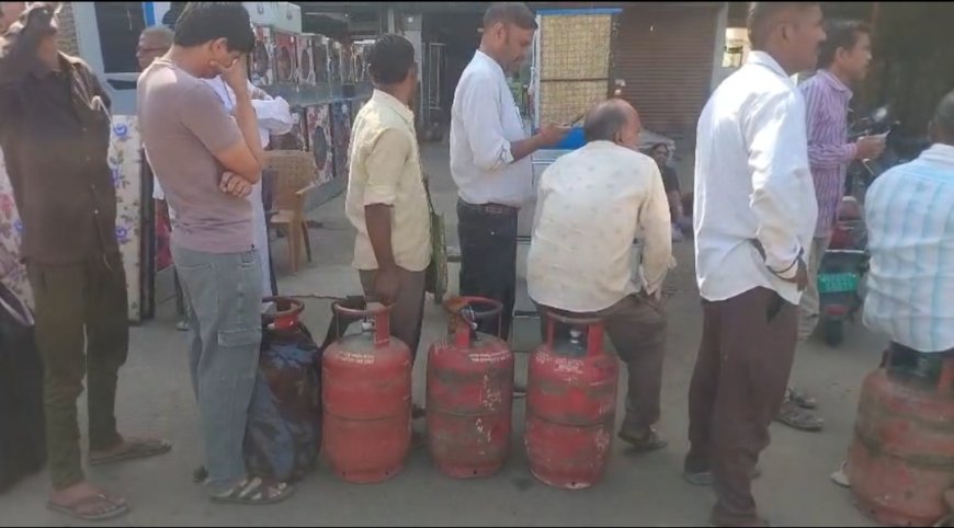 Jabalpur News: जिला प्रशासन का दावा एलपीजी आपूर्ति में हुआ सुधार, आठ डीलरों ने शुरू की शत-प्रतिशत होम डिलेवरी