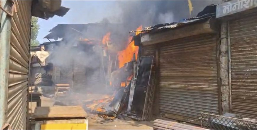 Jabalpur News: गुरंदी बाजार की 3 दुकानों में लगी भीषण आग, लाखों का सामान जलकर खाक