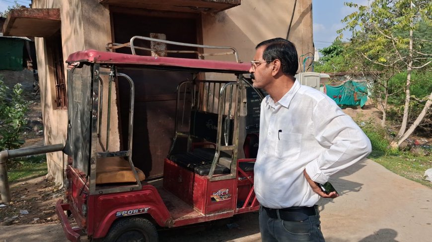 Jabalpur News: पंप हाऊस की बिजली से चार्ज हो रहा था ई-रिक्शा, रांझी जोन के अधिकारी ने पकड़ा मामला