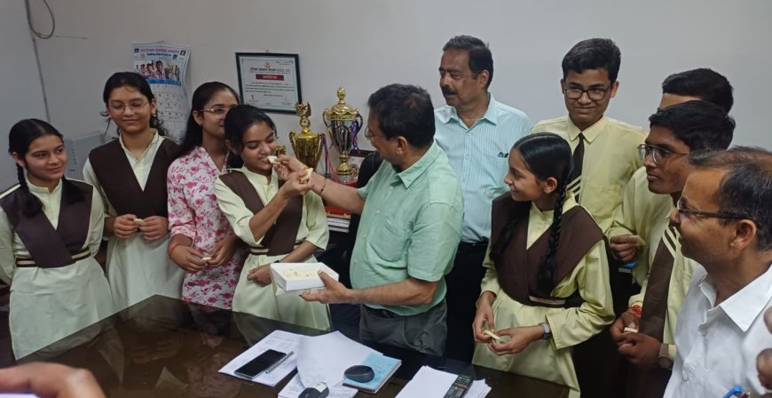 Jabalpur News: बोर्ड परीक्षाओं के रिजल्ट में बेटियों ने एक बार फिर बाजी मारी