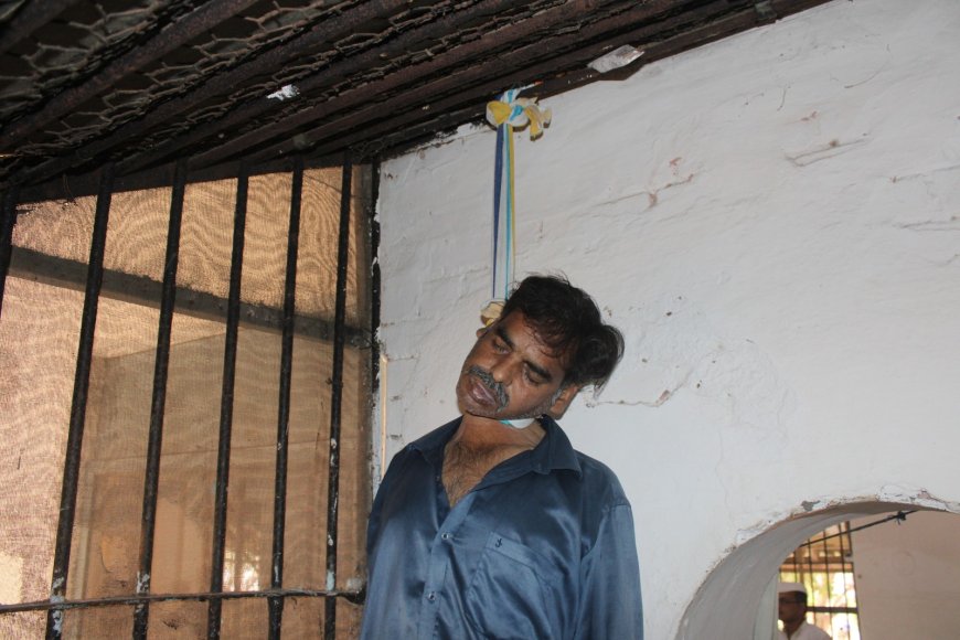 Jabalpur Breaking News: सेंट्रल जेल अस्पताल में बंदी फांसी के फंदे से लटकता मिला, जांच में जुटा प्रशासन