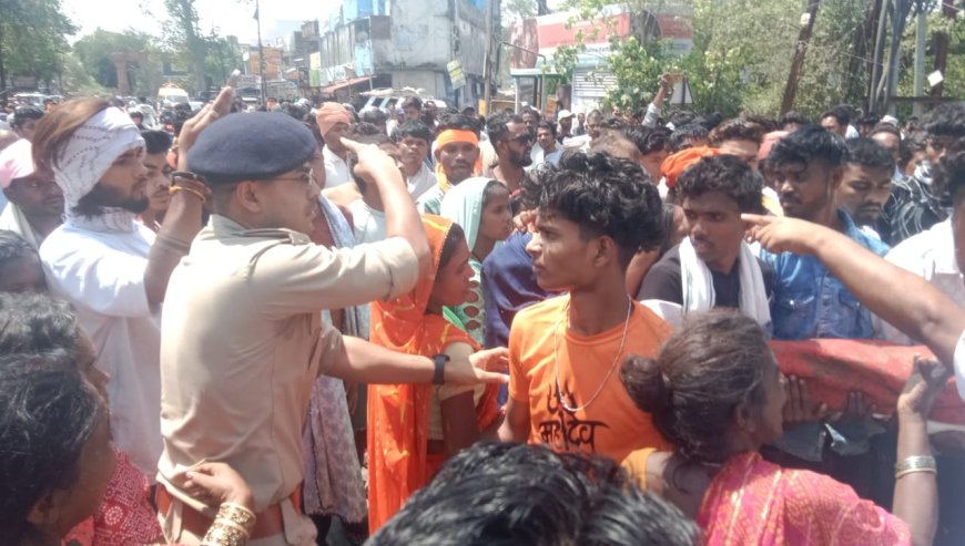 Jabalpur News : गौर-बरेला मार्ग पर ग्रामीणों ने लगाया जाम, जमतरा हादसे में मृत युवक की लाश सड़क पर रख किया प्रदर्शन