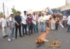 Jabalpur News:रांझी में शराब दुकान का विरोध,कांग्रेसियों ने विधायक का पुतला जलाया