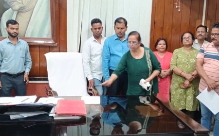 Jabalpur News: RDVV में तकनीकी कर्मचारियों के वेतन रोके जाने से आक्रोश, कुलगुरु की खाली कुर्सी को सौंपा ज्ञापन