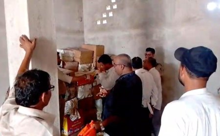Jabalpur News: अवैध पटाखा भंडारों पर प्रशासन की पैनी नज़र, एसडीएम पनागर ने कई ठिकानों पर की छापेमारी