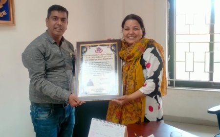 Jabalpur News: महिला सुरक्षा के मामलों में 'उत्कृष्ट' कार्य करने वाली एएसपी शुक्ला का सम्मान