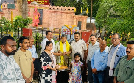 Jabalpur News: स्व. डॉ. एसपी दुबे की स्मृति में आमजनों के लिए लगाया गया वाॅटर कूलर, “जल ही जीवन है” का दिया संदेश