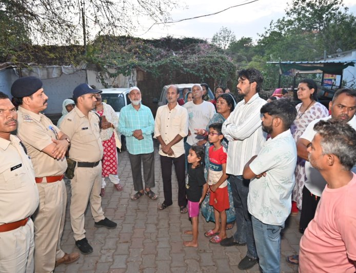 Jabalpur News: सदर मेहंदी बाग में आर्मी सर्वे से मचा हड़कंप, 50 से ज्यादा परिवारों को सताने लगा बेदखली का डर