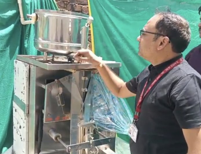 Jabalpur News: सिहोरा में चल रहा था अवैध पैक्ड ड्रिंकिग वॉटर प्लांट, खाद्य सुरक्षा विभाग की टीम ने मारा छापा