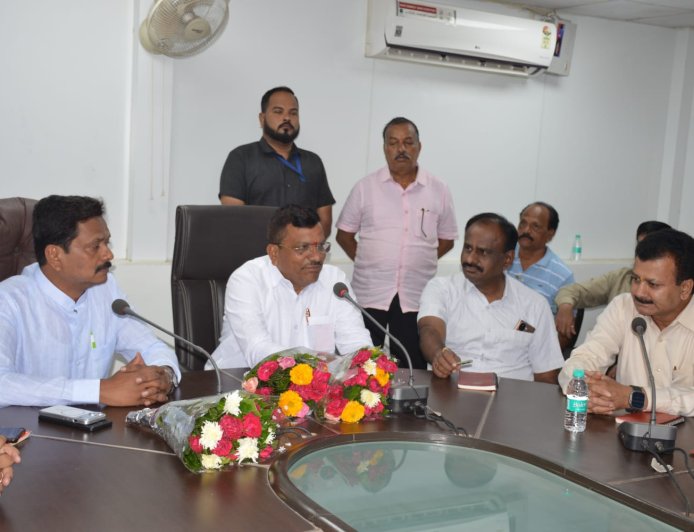 Jabalpur News: नवागत जेडीए अध्यक्ष एक्शन में, पहली दिन स्टॉफ की ली बैठक, सभी का मांगा सहयोग