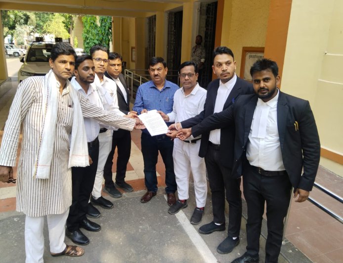 Jabalpur News: धार्मिक उन्माद फ़ैलाने वालो पर हो रासुका की कार्रवाई,अधिवक्ताओं ने राज्यपाल के नाम सौंपा ज्ञापन
