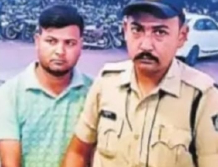 Jabalpur News: जबलपुर की संजीवनी क्लीनिक में पदस्थ डॉक्टर निकला फर्जी, दमोह में पड़े गए फर्जी डॉक्टरों ने खोला राज, विभाग में हड़कंप