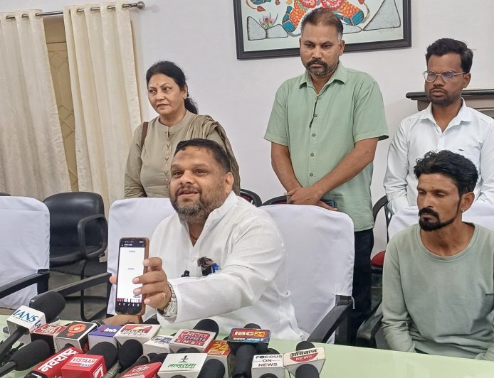 Jabalpur News: राष्ट्रीय मानव अधिकार आयोग के मेंबर ने जाना ठेका कर्मियों दर्द, बैठक में नहीं पहुंचे अधिकारी