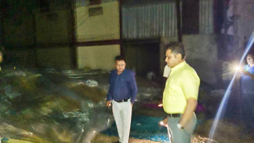 Jabalpur News: रात 12 बजे कलेक्टर पहुंचे गेंहू खरीदी केंद्र, खुले में रखा गेंहू देख भड़के...केंद्र प्रभारी को नोटिस