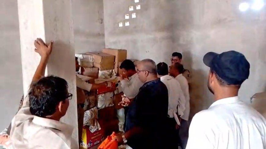 Jabalpur News: अवैध पटाखा भंडारों पर प्रशासन की पैनी नज़र, एसडीएम पनागर ने कई ठिकानों पर की छापेमारी