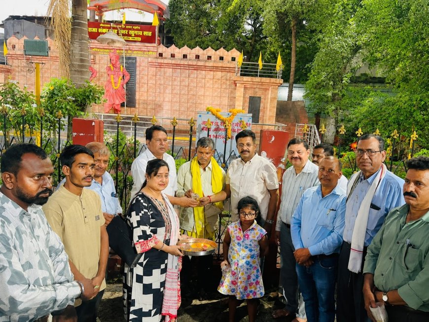 Jabalpur News: स्व. डॉ. एसपी दुबे की स्मृति में आमजनों के लिए लगाया गया वाॅटर कूलर, “जल ही जीवन है” का दिया संदेश