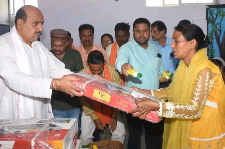Jabalpur News: कैंट विधायक रोहाणी ने सरस्वती मैदान में 157 महिलाओं को बांटे प्रधानमंत्री उज्ज्वला योजना' के तहत निःशुल्क गैस कनेक्शन