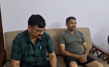Jabalpur Breaking News:घर सामने रिश्वत ले रहा था आरआई, लोकायुक्त ने दबोचा