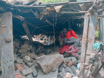 Jabalpur News: मकान की दीवार गिरने से दबे दंपत्ति, पड़ोसियों ने घायलों को मबले से निकाला